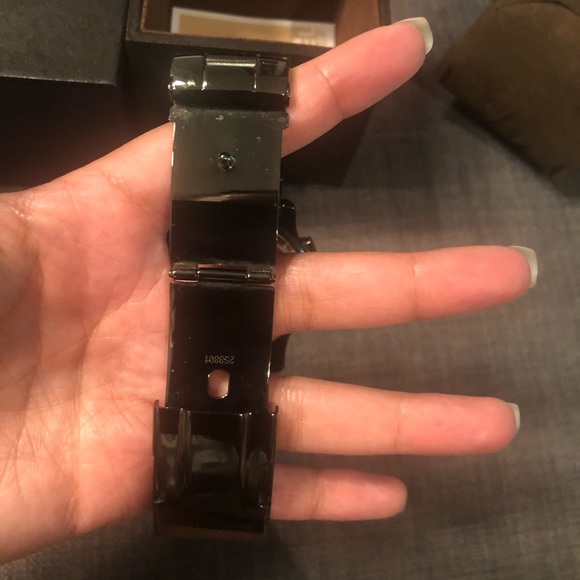 Michael Kors Watch - Picture 6 of 7